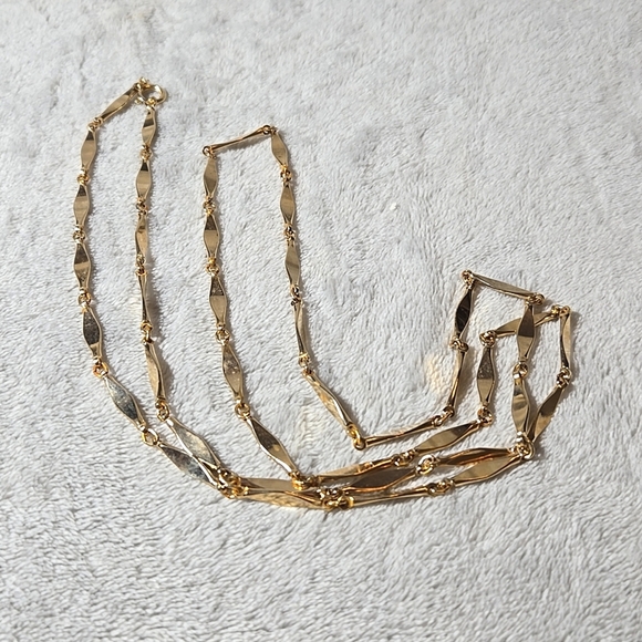 Jewelry - #368 GOLD tone necklace